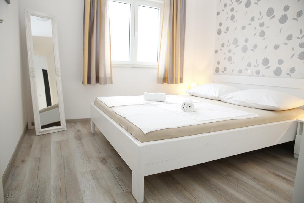Apartments Gabrijel Vodice Esterno foto